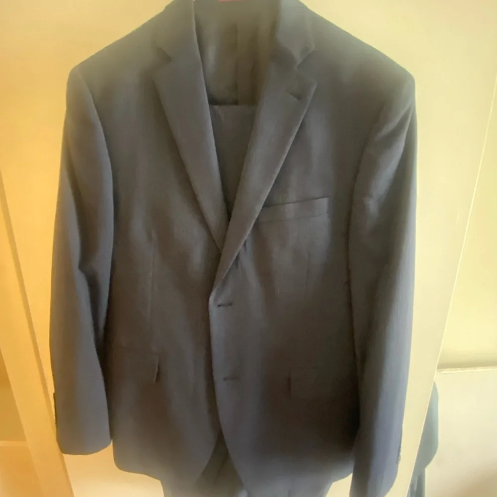 Used just once on wedding, look brand new. It also include 32/30 pants - Picture 2 of 6